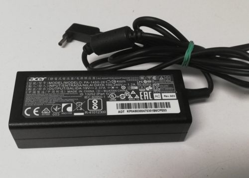 Acer 45W laptop töltő eredeti használt